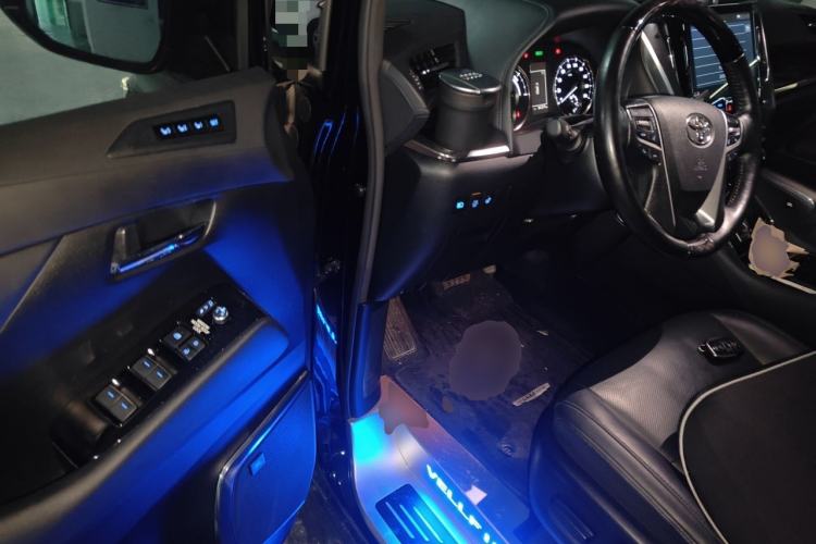 Used Toyota Vellfire 2021 Crown Dual-Engine 2.5L HV Luxury Edition Driver Seat