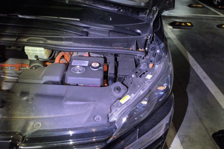 Used Toyota Vellfire 2021 Crown Dual-Engine 2.5L HV Prestige Edition Engine Bay Left