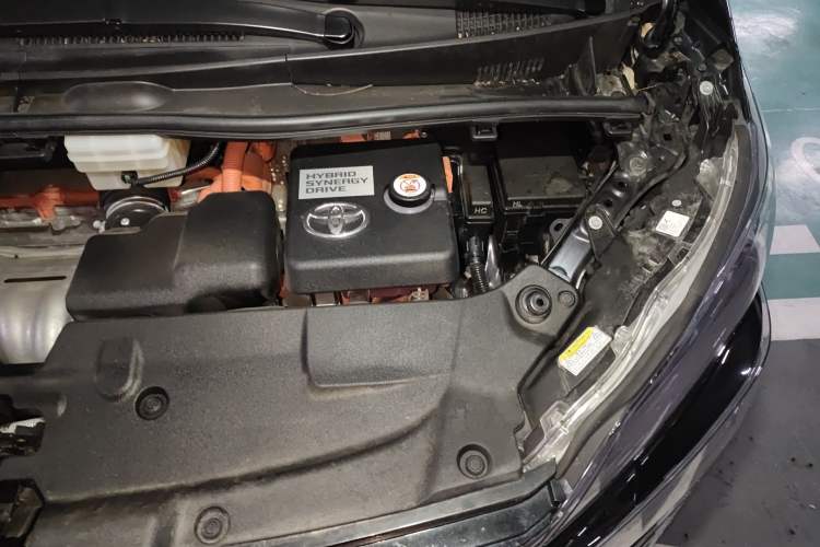 Used Toyota Vellfire 2021 Crown Dual-Engine 2.5L HV Supreme Edition Engine Bay Left