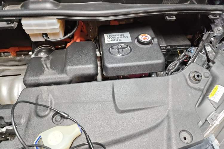 Used Toyota Vellfire 2021 Crown Dual-Engine 2.5L HV Prestige Edition Engine Bay Left