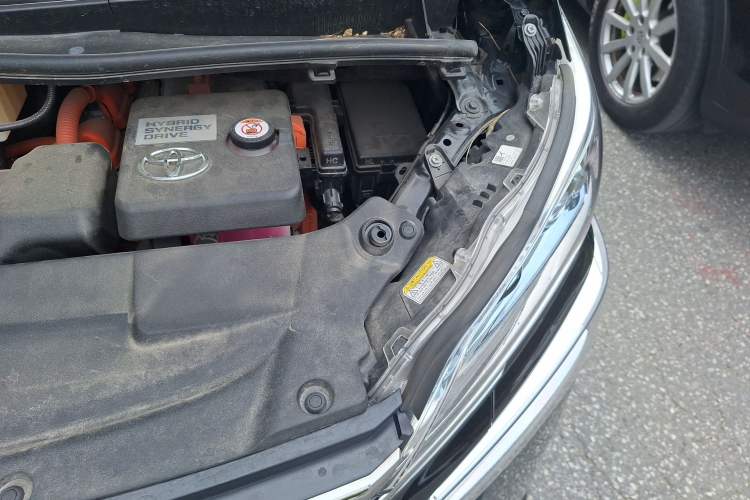 Used Toyota Vellfire 2021 Crown Dual-Engine 2.5L HV Prestige Edition Engine Bay Left