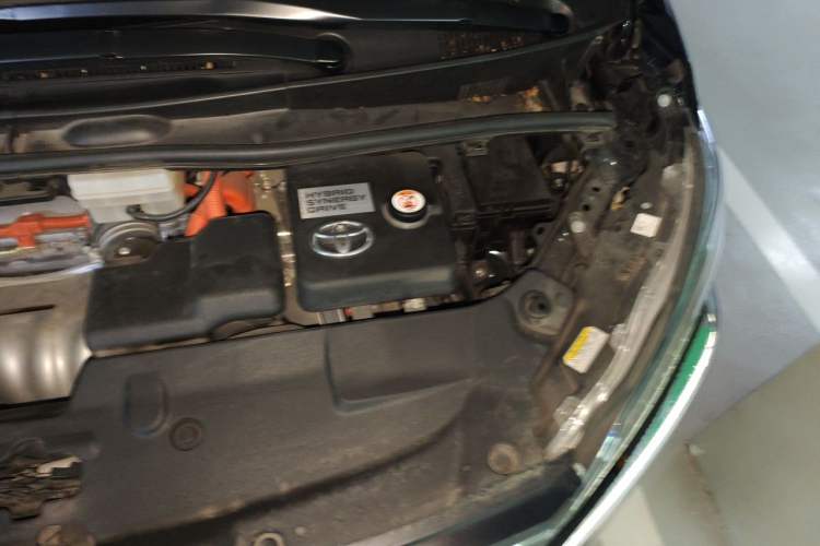 Used Toyota Vellfire 2021 Crown Dual-Engine 2.5L HV Prestige Edition Engine Bay Left