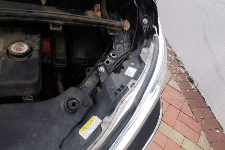 Used Toyota Vellfire 2021 Crown Dual-Engine 2.5L HV Supreme Edition Engine Bay Left