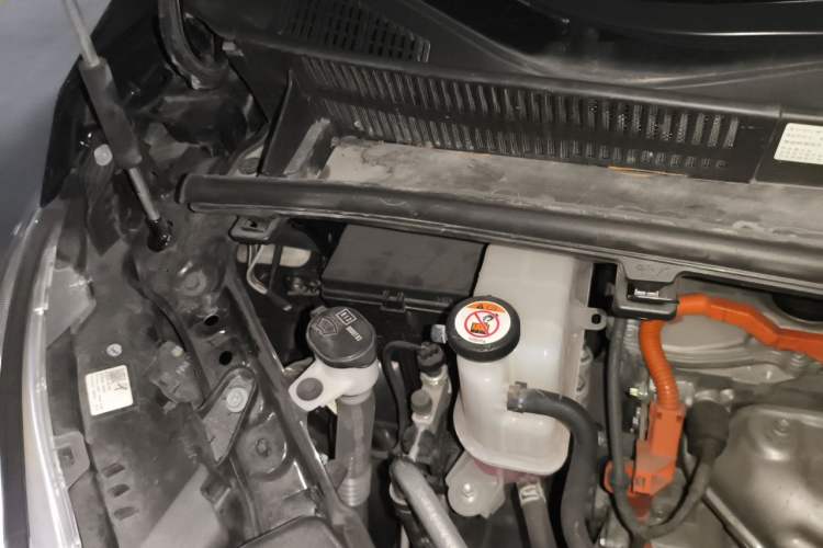 Used Toyota Vellfire 2021 Crown Dual-Engine 2.5L HV Supreme Edition Engine Bay Right