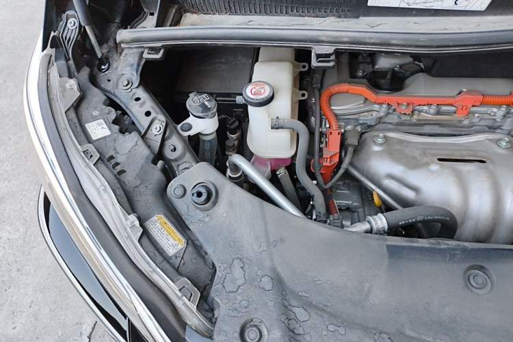 Used Toyota Vellfire 2021 Crown Dual-Engine 2.5L HV Supreme Edition Engine Bay Right
