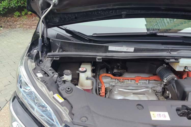 Used Toyota Vellfire 2021 Crown Dual-Engine 2.5L HV Supreme Edition Engine Bay Right