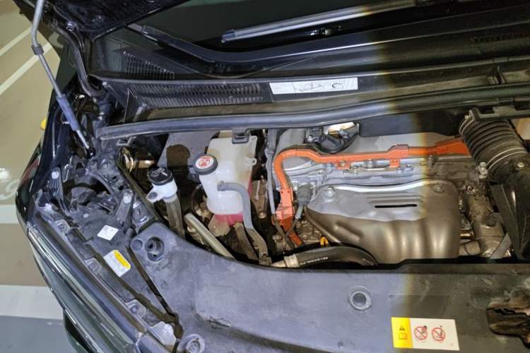 Used Toyota Vellfire 2021 Crown Dual-Engine 2.5L HV Prestige Edition Engine Bay Right