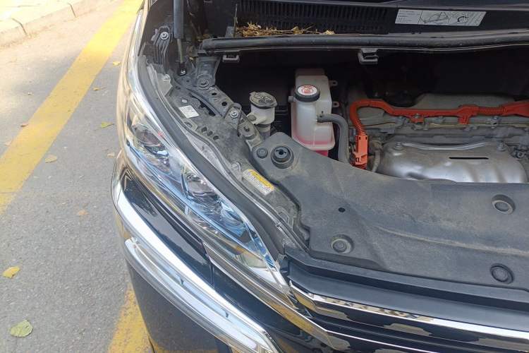 Used Toyota Vellfire 2021 Crown Dual-Engine 2.5L HV Prestige Edition Engine Bay Right
