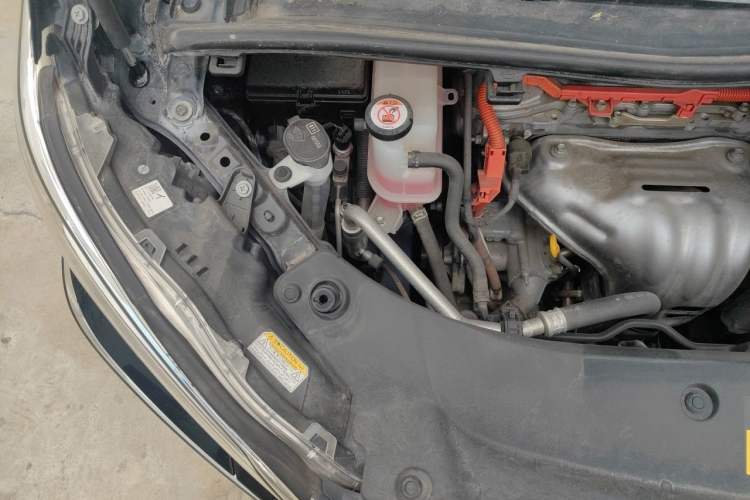 Used Toyota Vellfire 2021 Crown Dual-Engine 2.5L HV Supreme Edition Engine Bay Right