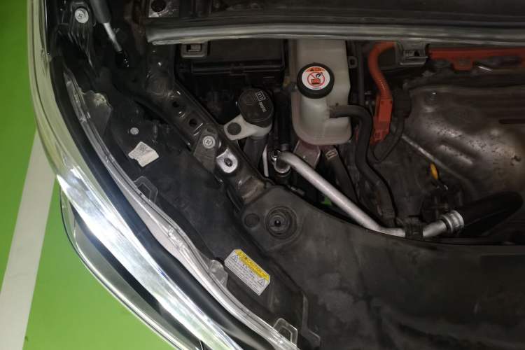 Used Toyota Vellfire 2021 Crown Dual-Engine 2.5L HV Luxury Edition Engine Bay Right
