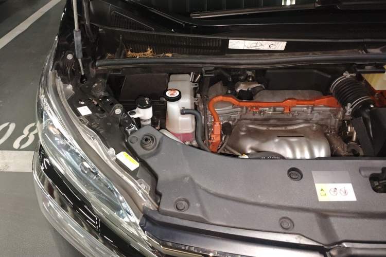 Used Toyota Vellfire 2021 Crown Dual-Engine 2.5L HV Prestige Edition Engine Bay Right