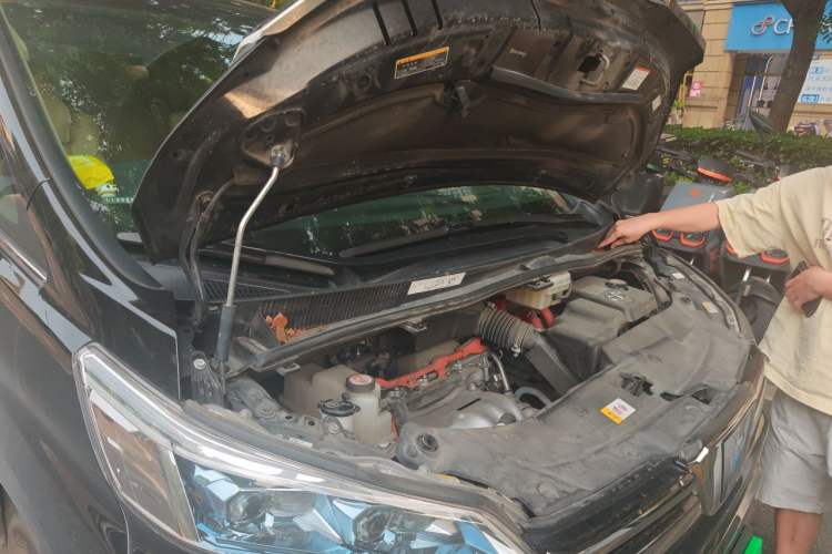 Used Toyota Vellfire 2021 Crown Dual-Engine 2.5L HV Supreme Edition Engine Bay Right