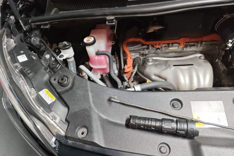 Used Toyota Vellfire 2021 Crown Dual-Engine 2.5L HV Prestige Edition Engine Bay Right