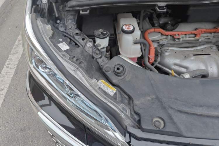 Used Toyota Vellfire 2021 Crown Dual-Engine 2.5L HV Supreme Edition Engine Bay Right