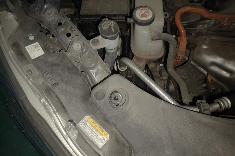 Used Toyota Vellfire 2021 Crown Dual-Engine 2.5L HV Luxury Edition Engine Bay Right