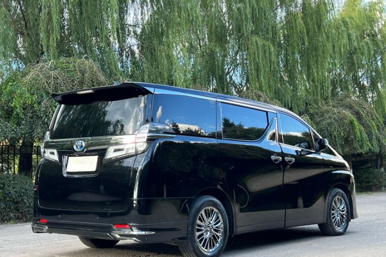 Used Toyota Vellfire 2021 Crown Dual-Engine 2.5L HV Supreme Edition Exterior 2