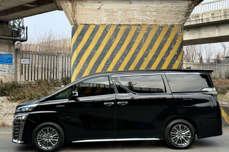 Used Toyota Vellfire 2021 Crown Dual-Engine 2.5L HV Supreme Edition Exterior 2