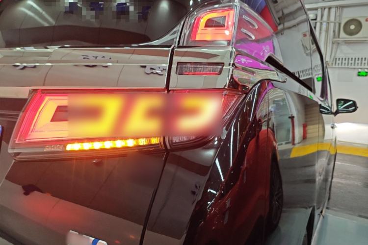 Used Toyota Vellfire 2021 Crown Dual-Engine 2.5L HV Prestige Edition Exterior 3