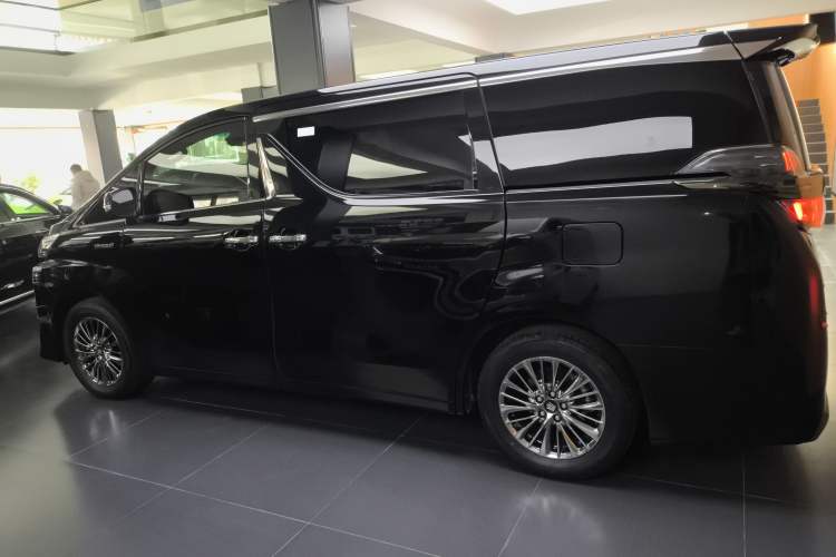 Used Toyota Vellfire 2021 Crown Dual-Engine 2.5L HV Prestige Edition Exterior 3