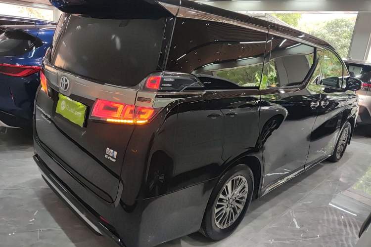 Used Toyota Vellfire 2021 Crown Dual-Engine 2.5L HV Prestige Edition Exterior 3