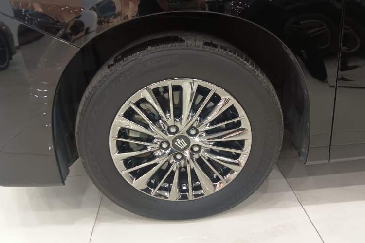 Used Toyota Vellfire 2021 Crown Dual-Engine 2.5L HV Prestige Edition Exterior 4