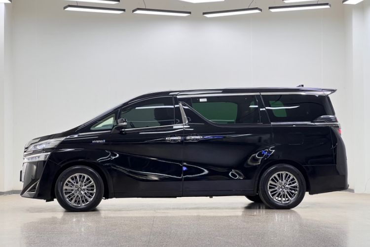 Used Toyota Vellfire 2021 Crown Dual-Engine 2.5L HV Prestige Edition Exterior 4