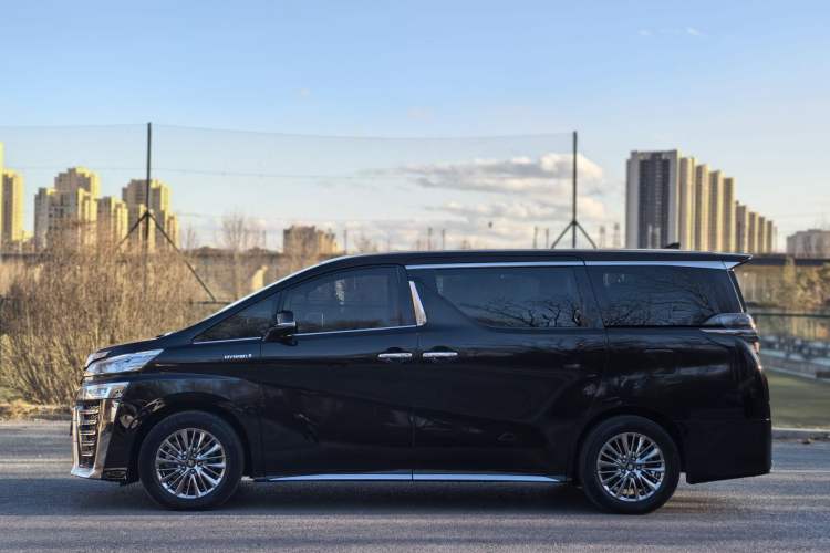 Used Toyota Vellfire 2021 Crown Dual-Engine 2.5L HV Supreme Edition Exterior 4
