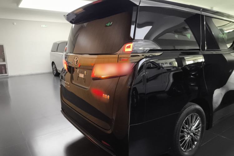 Used Toyota Vellfire 2021 Crown Dual-Engine 2.5L HV Prestige Edition Exterior 4