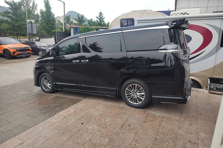 Used Toyota Vellfire 2021 Crown Dual-Engine 2.5L HV Prestige Edition Exterior 5