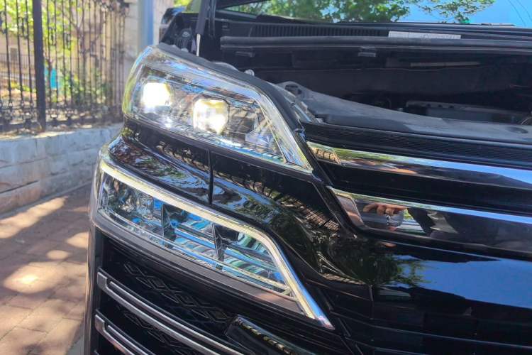 Used Toyota Vellfire 2021 Crown Dual-Engine 2.5L HV Supreme Edition Exterior 6