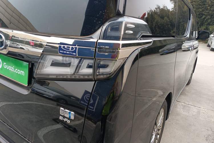 Used Toyota Vellfire 2021 Crown Dual-Engine 2.5L HV Prestige Edition Exterior 6