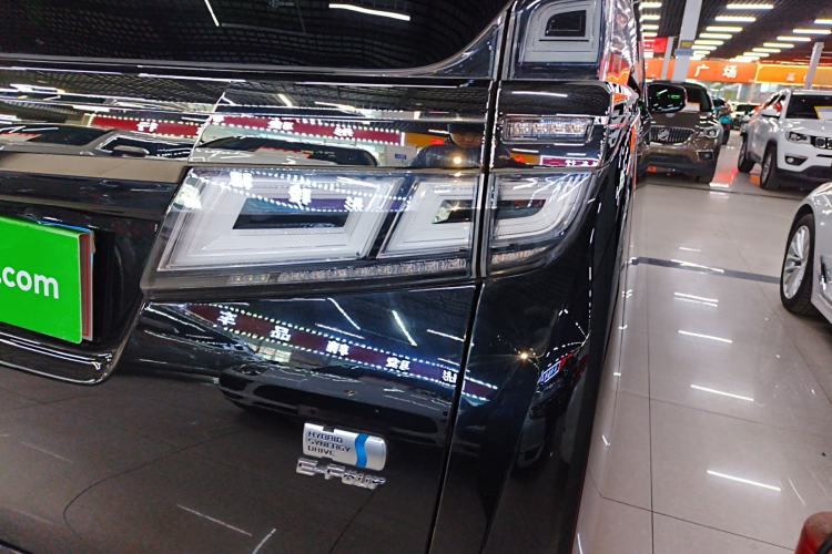 Used Toyota Vellfire 2021 Crown Dual-Engine 2.5L HV Prestige Edition Exterior 6