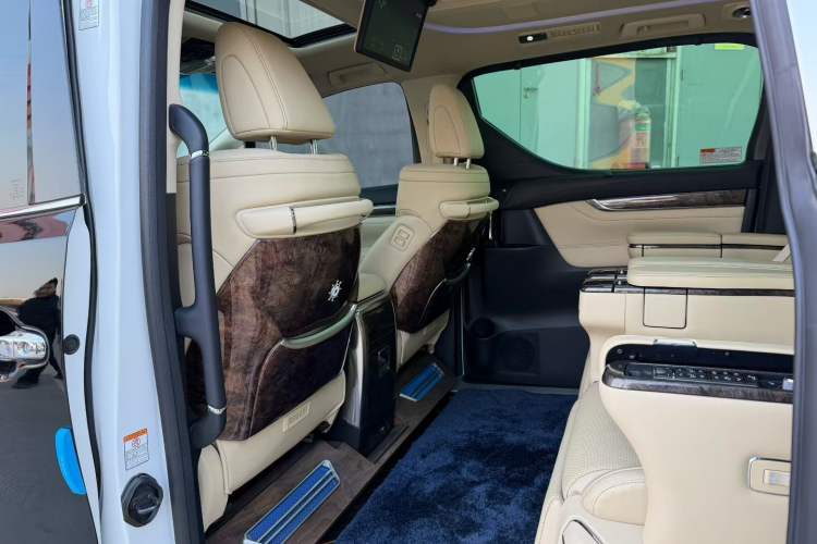 Used Toyota Vellfire 2021 Crown Dual-Engine 2.5L HV Supreme Edition Exterior 7