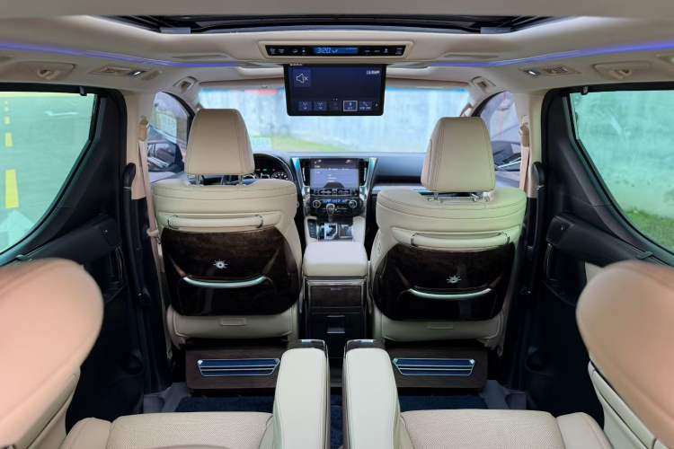 Used Toyota Vellfire 2021 Crown Dual-Engine 2.5L HV Supreme Edition Exterior 9