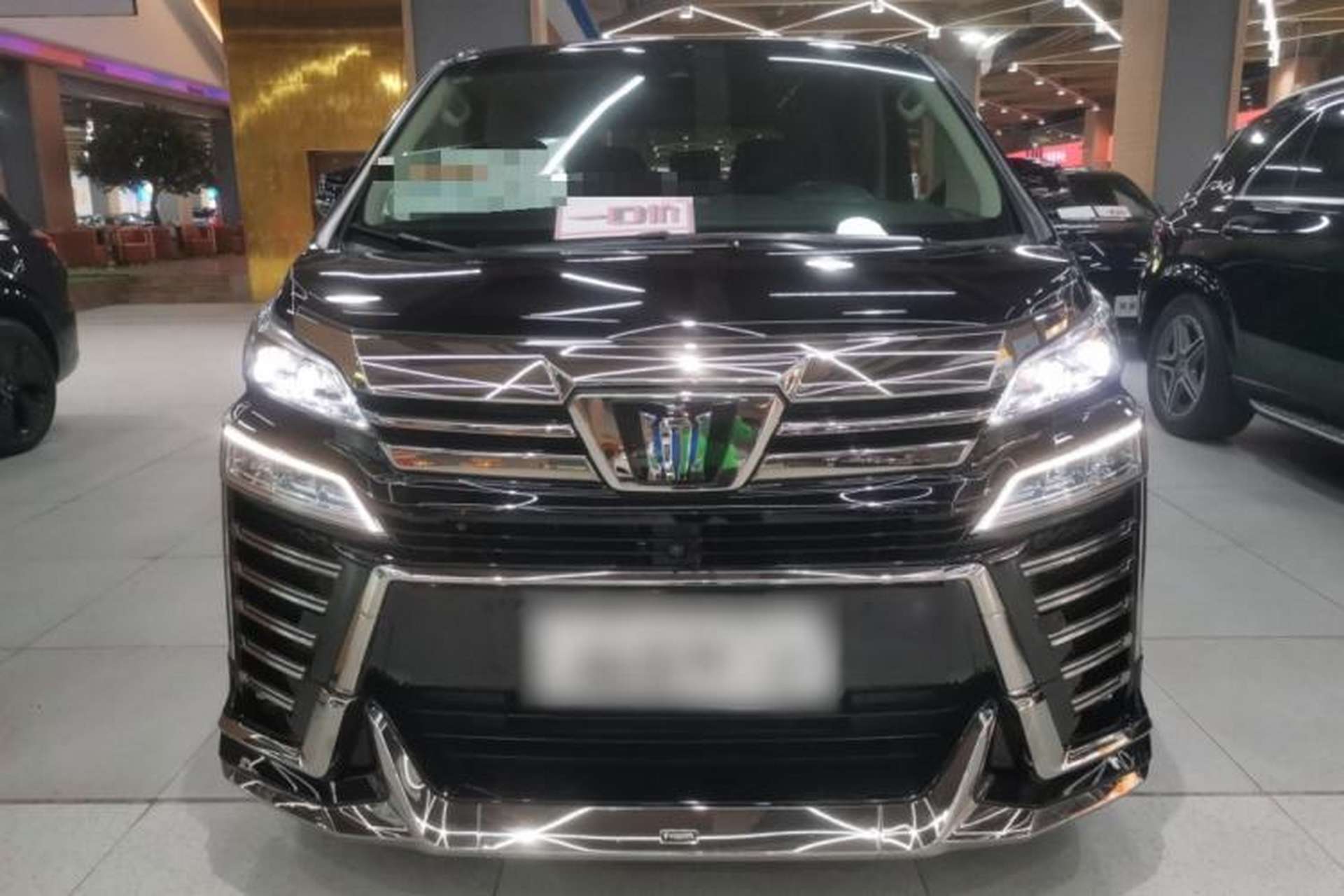 Used Toyota Vellfire 2021 Crown Dual-Engine 2.5L HV Luxury Edition Front