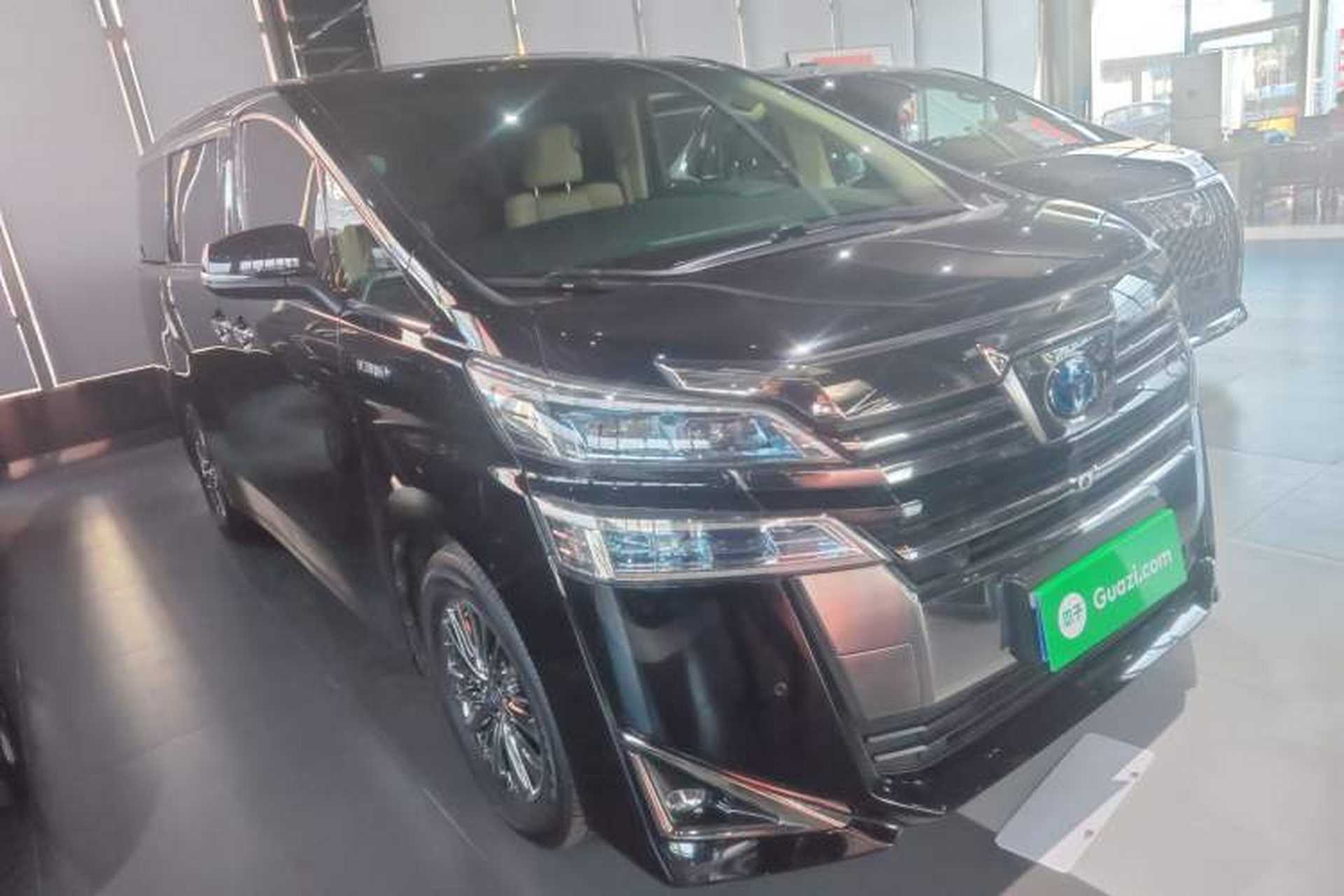 Used Toyota Vellfire 2021 Crown Dual-Engine 2.5L HV Prestige Edition Front Right 45 Deg
