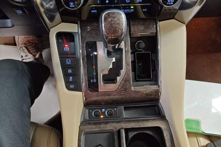 Used Toyota Vellfire 2021 Crown Dual-Engine 2.5L HV Supreme Edition Gear Lever