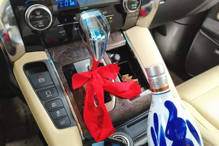 Used Toyota Vellfire 2021 Crown Dual-Engine 2.5L HV Supreme Edition Gear Lever