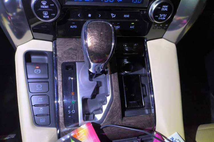 Used Toyota Vellfire 2021 Crown Dual-Engine 2.5L HV Prestige Edition Gear Lever