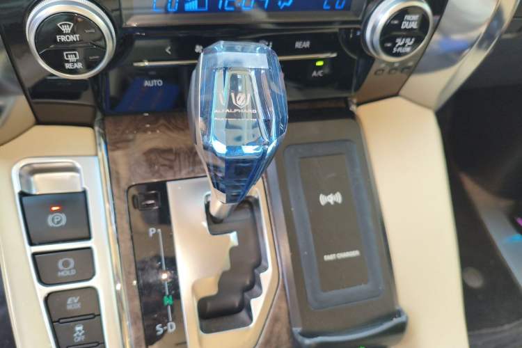 Used Toyota Vellfire 2021 Crown Dual-Engine 2.5L HV Prestige Edition Gear Lever