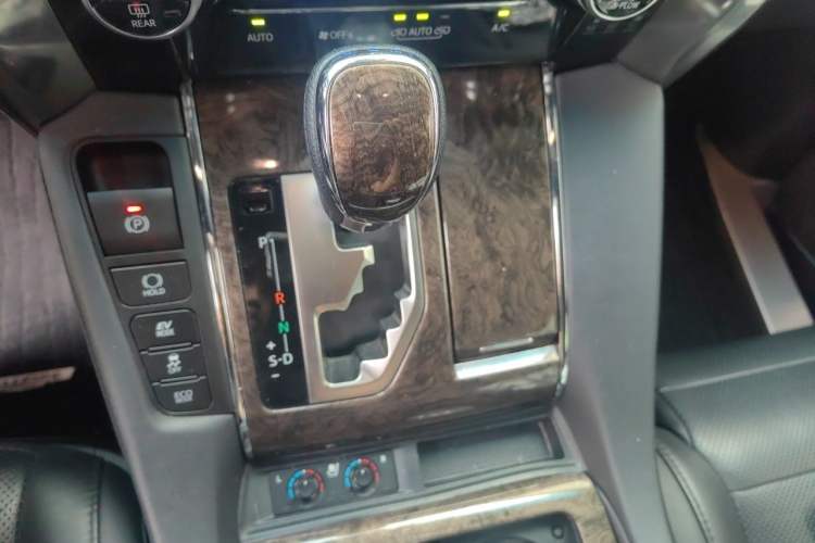 Used Toyota Vellfire 2021 Crown Dual-Engine 2.5L HV Supreme Edition Gear Lever