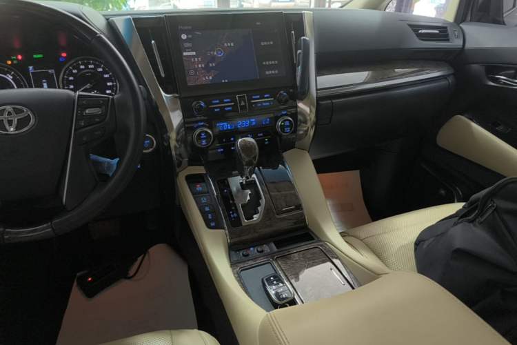 Used Toyota Vellfire 2021 Crown Dual-Engine 2.5L HV Supreme Edition Gear Lever