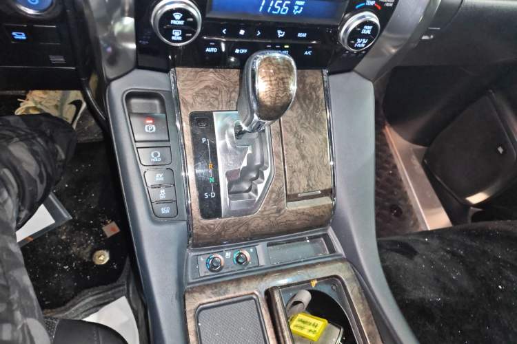 Used Toyota Vellfire 2021 Crown Dual-Engine 2.5L HV Prestige Edition Gear Lever