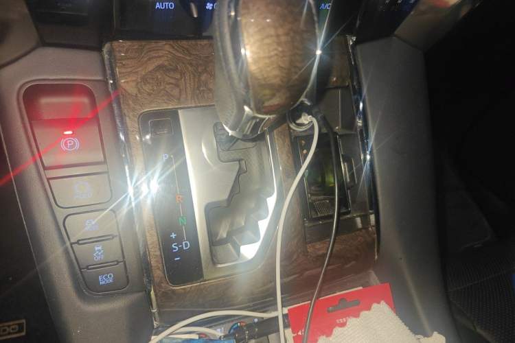Used Toyota Vellfire 2021 Crown Dual-Engine 2.5L HV Prestige Edition Gear Lever