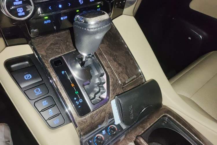 Used Toyota Vellfire 2021 Crown Dual-Engine 2.5L HV Prestige Edition Gear Lever