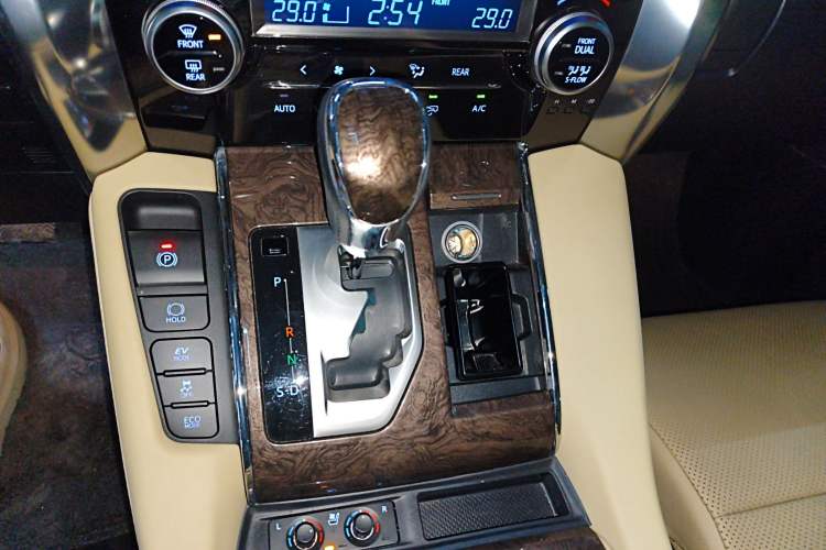 Used Toyota Vellfire 2021 Crown Dual-Engine 2.5L HV Prestige Edition Gear Lever