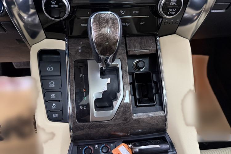 Used Toyota Vellfire 2021 Crown Dual-Engine 2.5L HV Supreme Edition Gear Lever