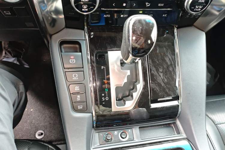 Used Toyota Vellfire 2021 Crown Dual-Engine 2.5L HV Luxury Edition Gear Lever