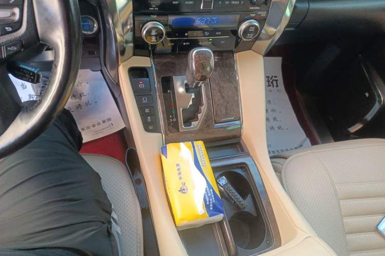 Used Toyota Vellfire 2021 Crown Dual-Engine 2.5L HV Prestige Edition Gear Lever