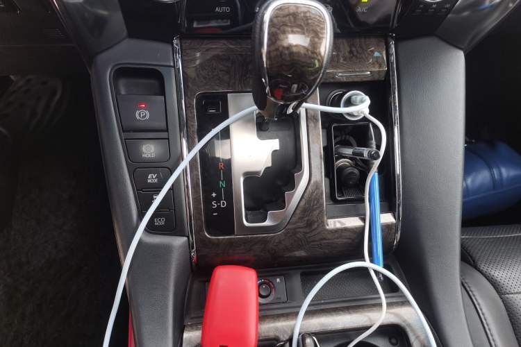 Used Toyota Vellfire 2021 Crown Dual-Engine 2.5L HV Prestige Edition Gear Lever